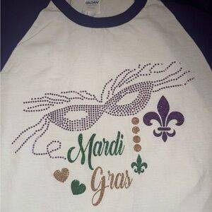 Ladies Medium Mardi Gras shirt NWOT with Sequined Mask
